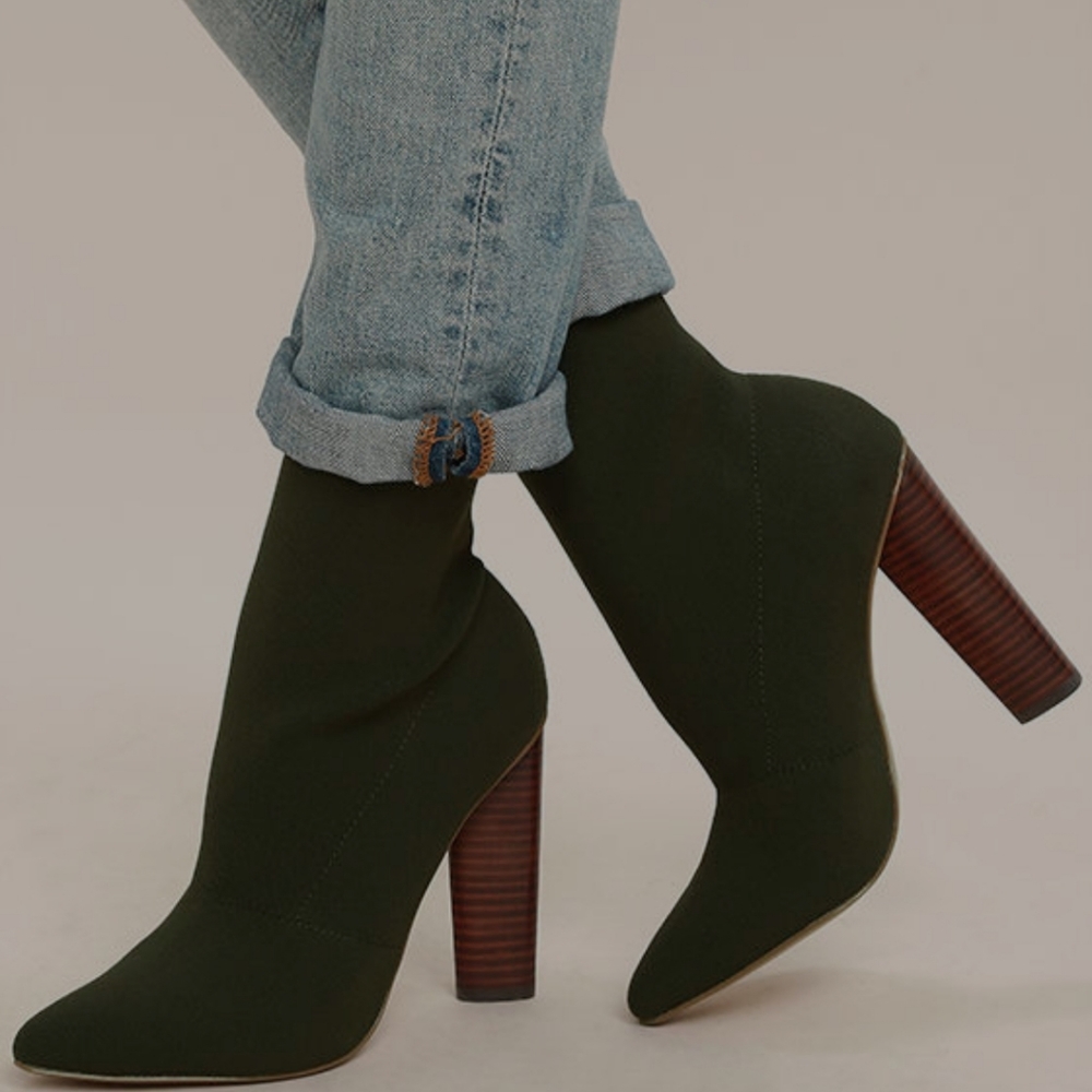 Steve Madden Olive Green Camo Capital Boots